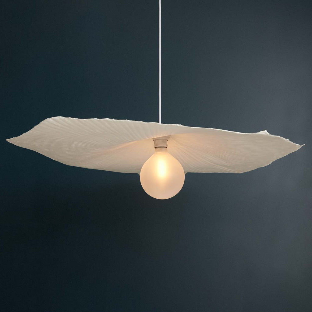 Suspension fleur en papier gaufré