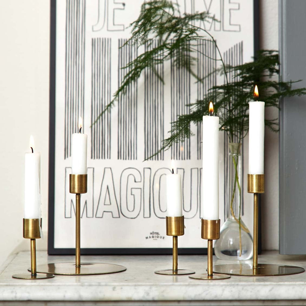 Bougeoir doré sur pied