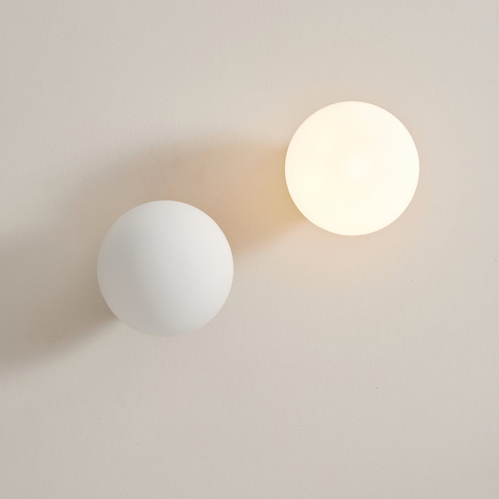 Applique globe strié noir