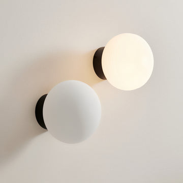 Applique globe strié noir