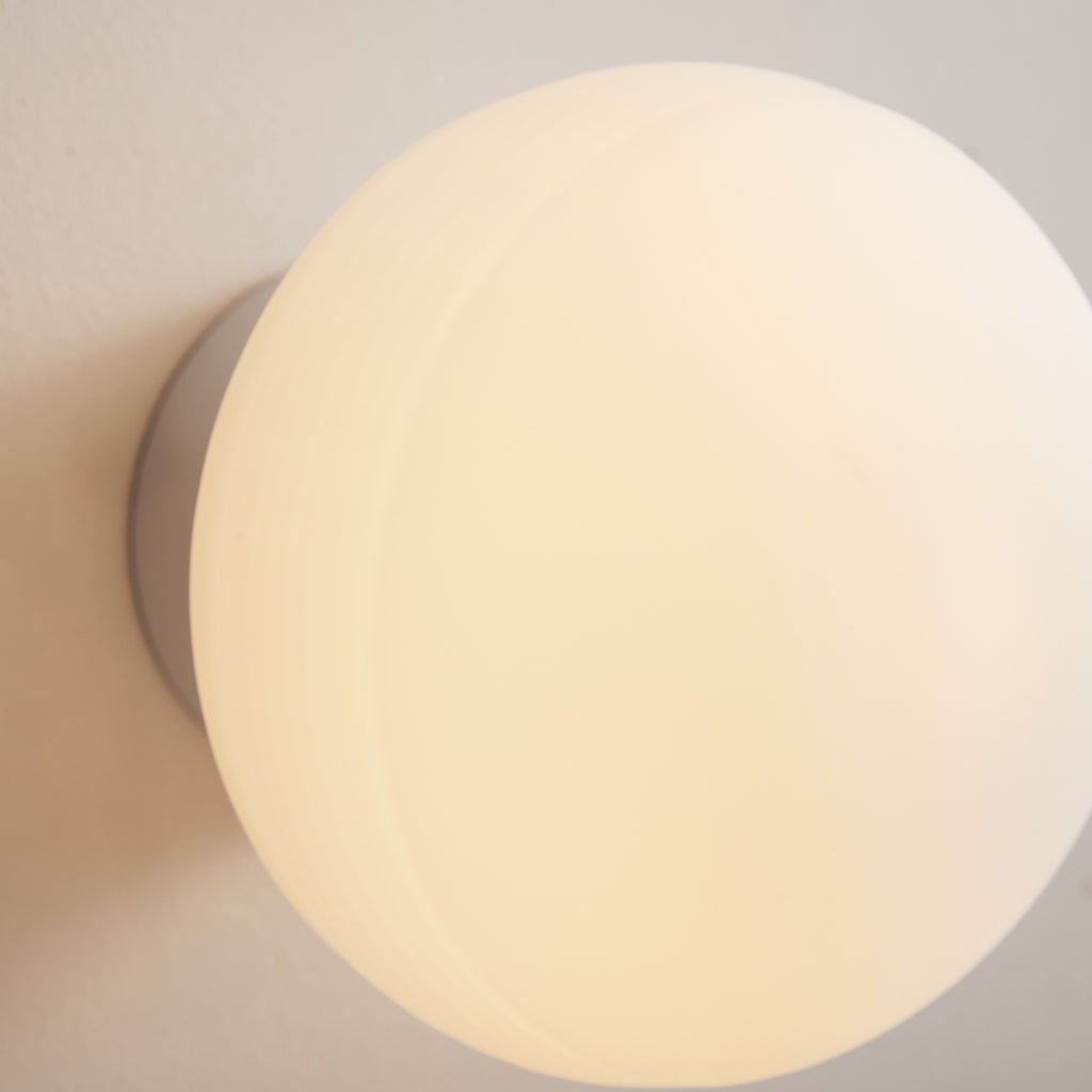 Applique globe strié crème