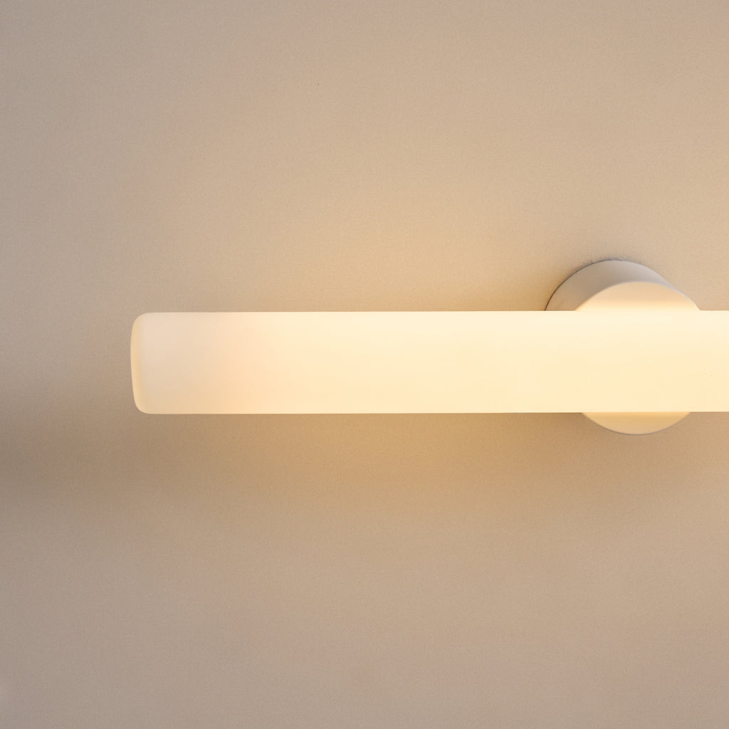 Applique tubulaire verre opale