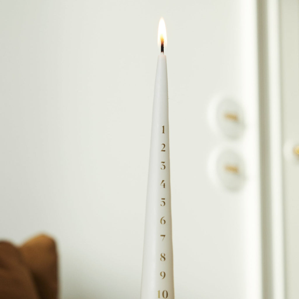 Bougie de l'Avent conique