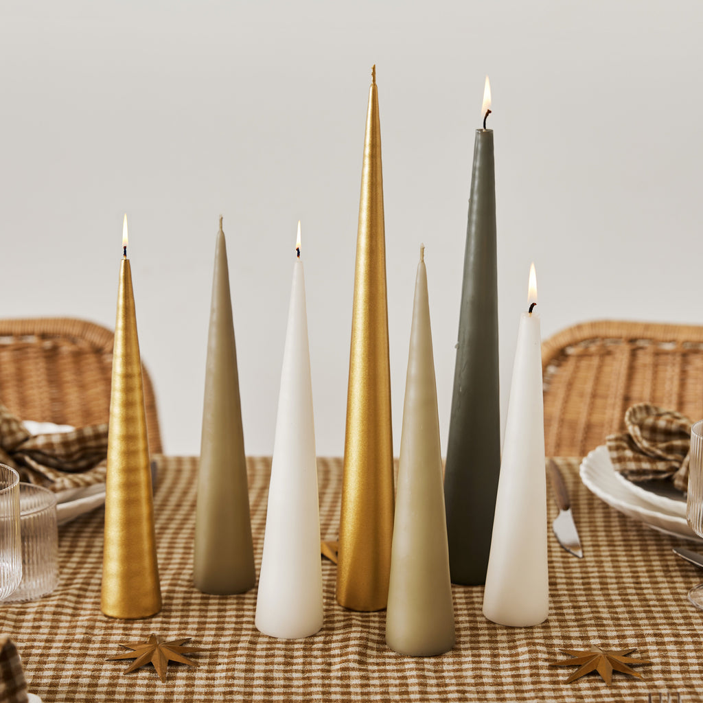 Bougies coniques colorées
