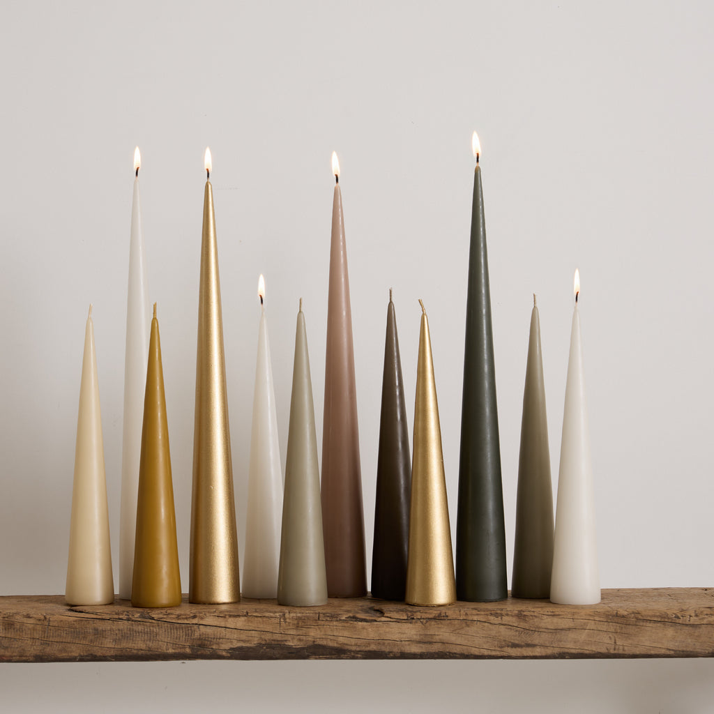 Bougies coniques colorées