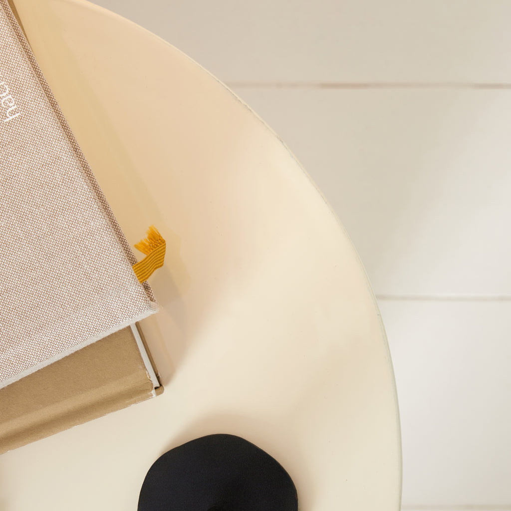 Bout de canapé crème