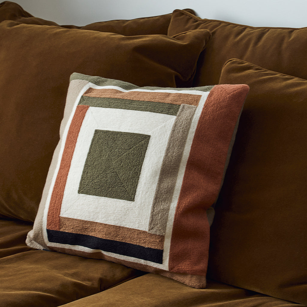 Coussin brodé kaki rose