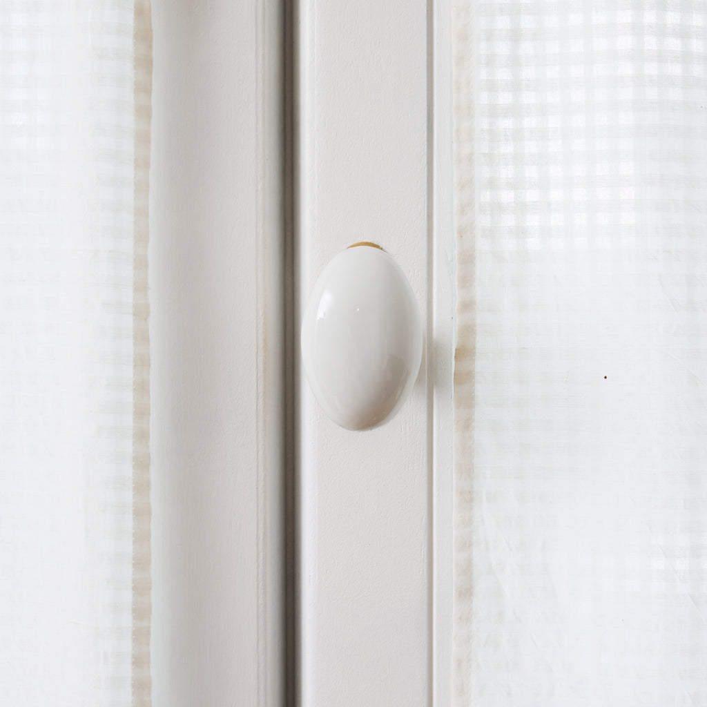 Poignée fenêtre en porcelaine et base dorée