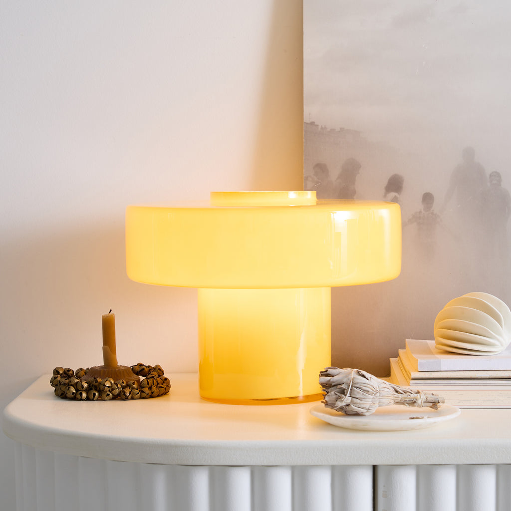 Lampe à poser en verre jaune de forme champignon