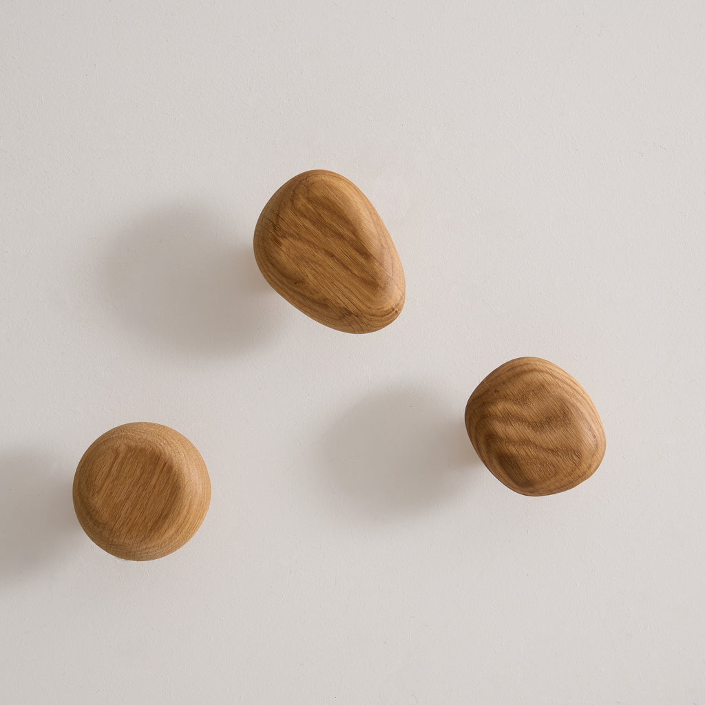 Lot de 3 patères en bois clair