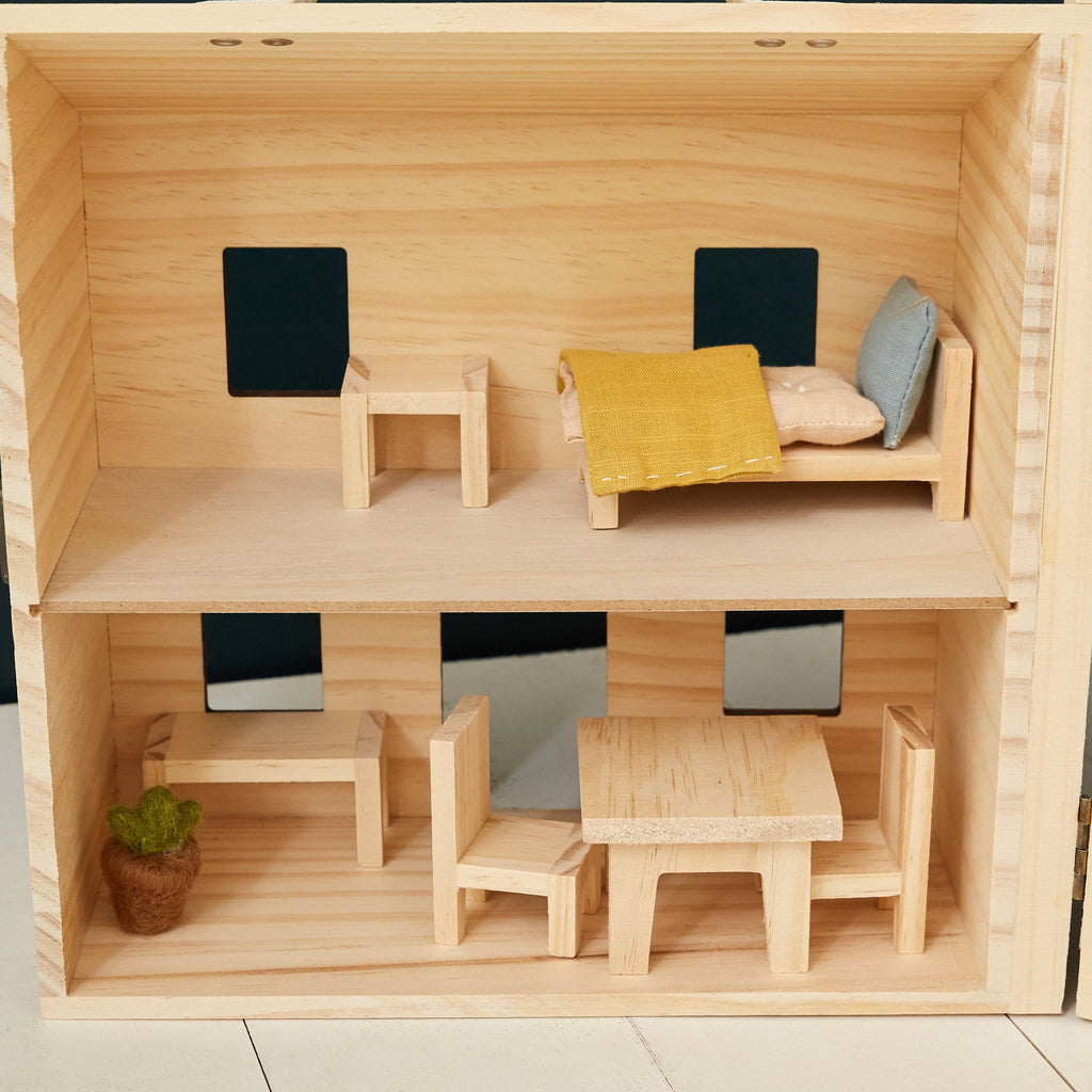 Mobilier pour maison de poupée