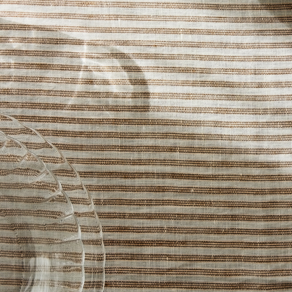 Nappe à fines rayures