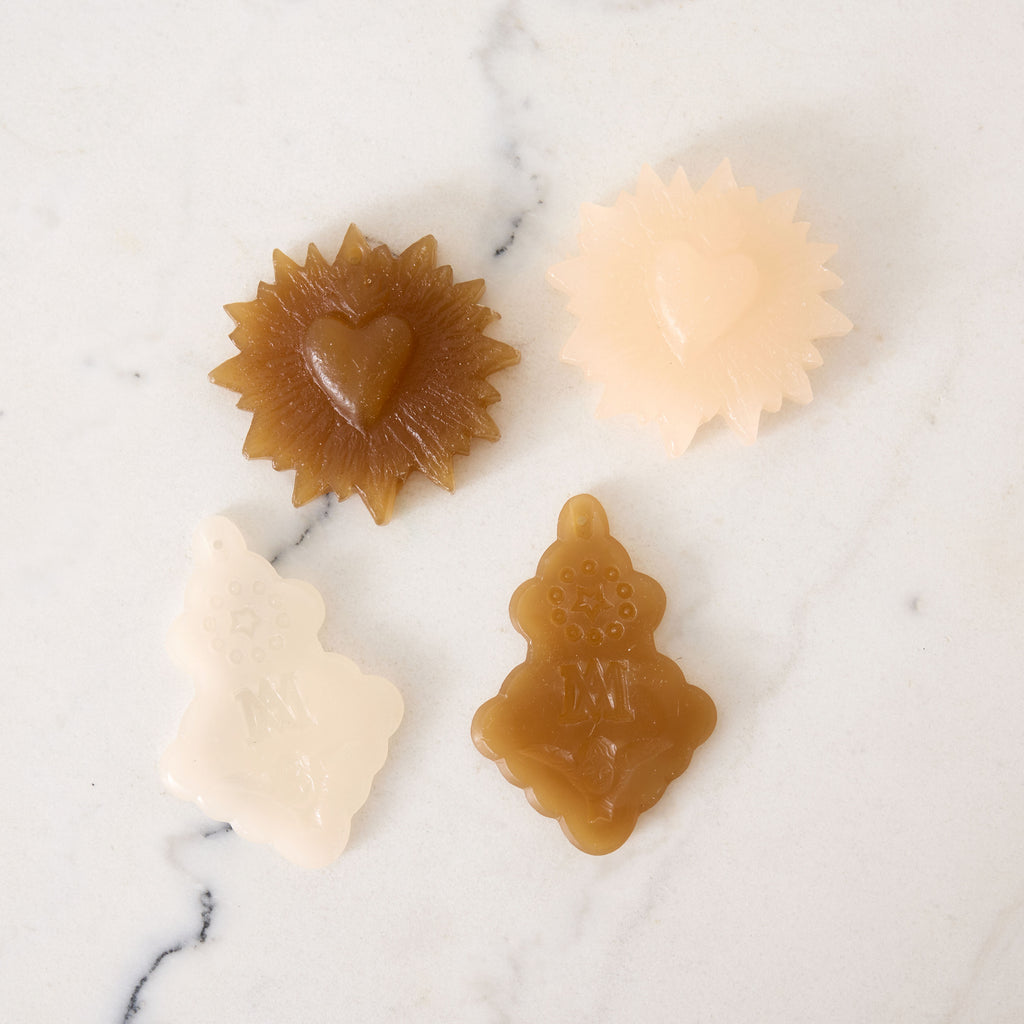 Pampille et ex voto en cire