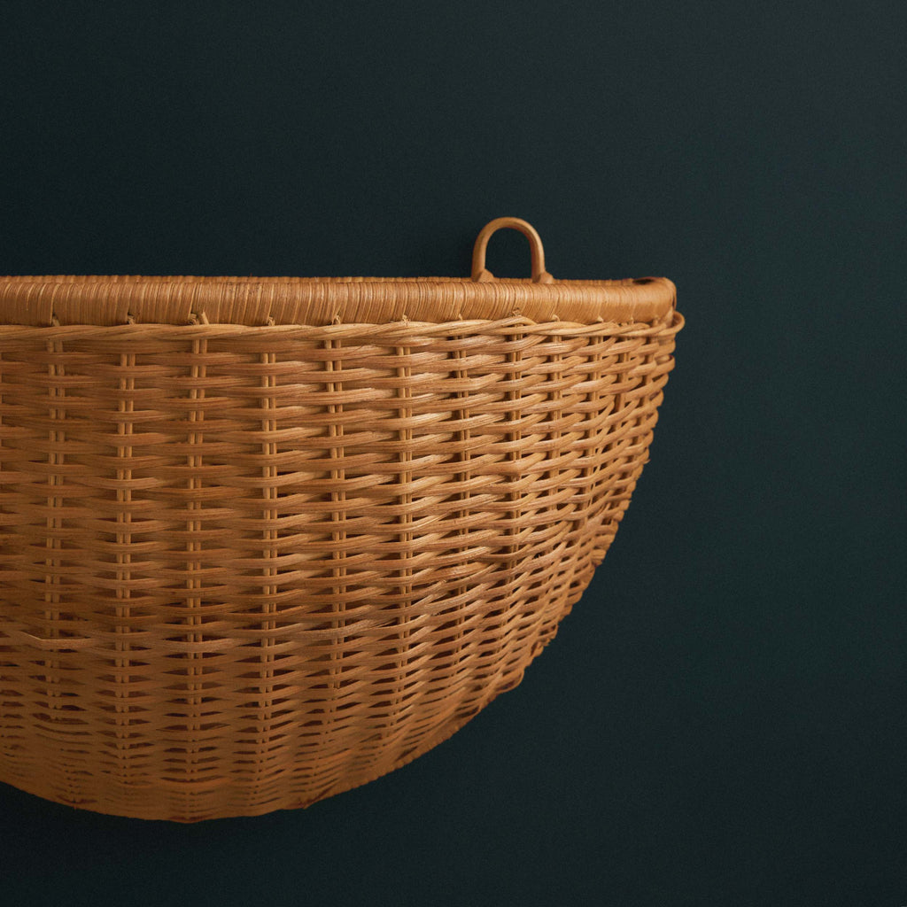 Grand panier mural en rotin