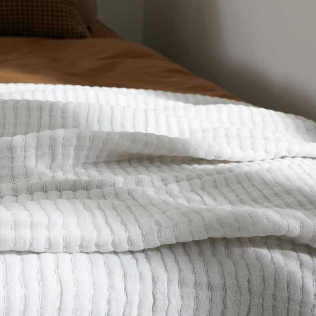 Plaid en coton brodé