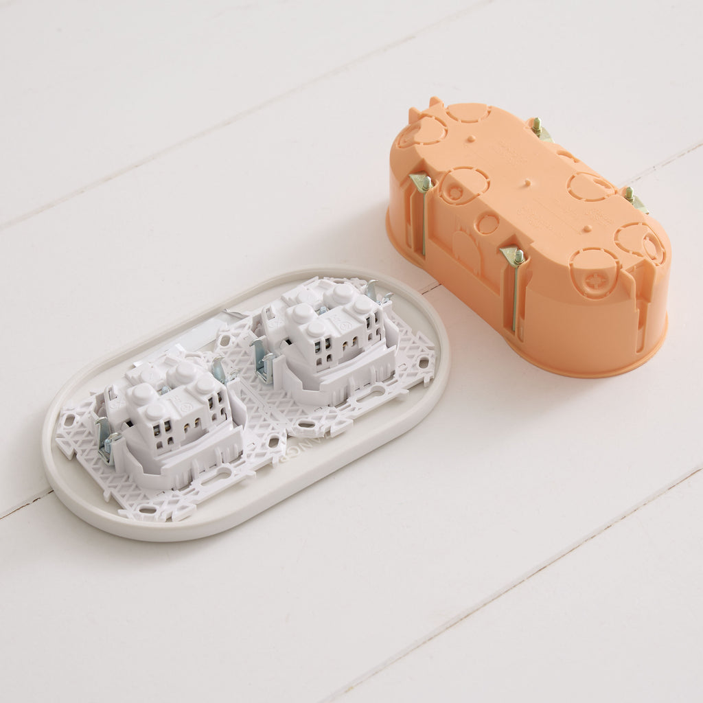 Prise ronde en porcelaine