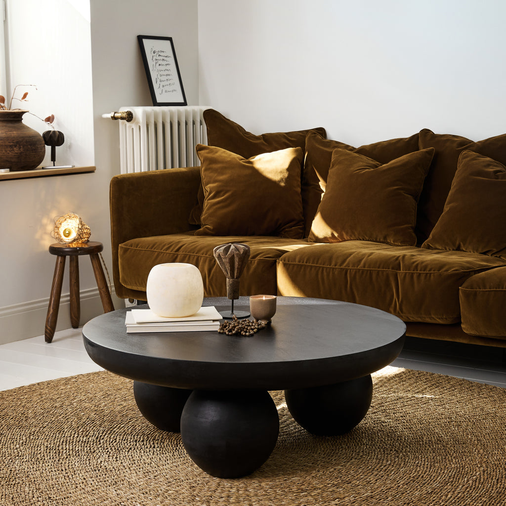 Table basse noire en manguier