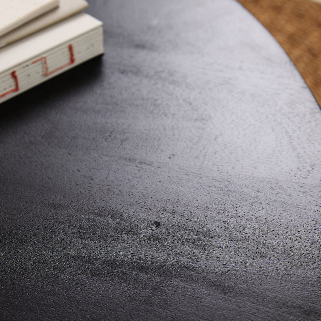 Table basse noire en manguier