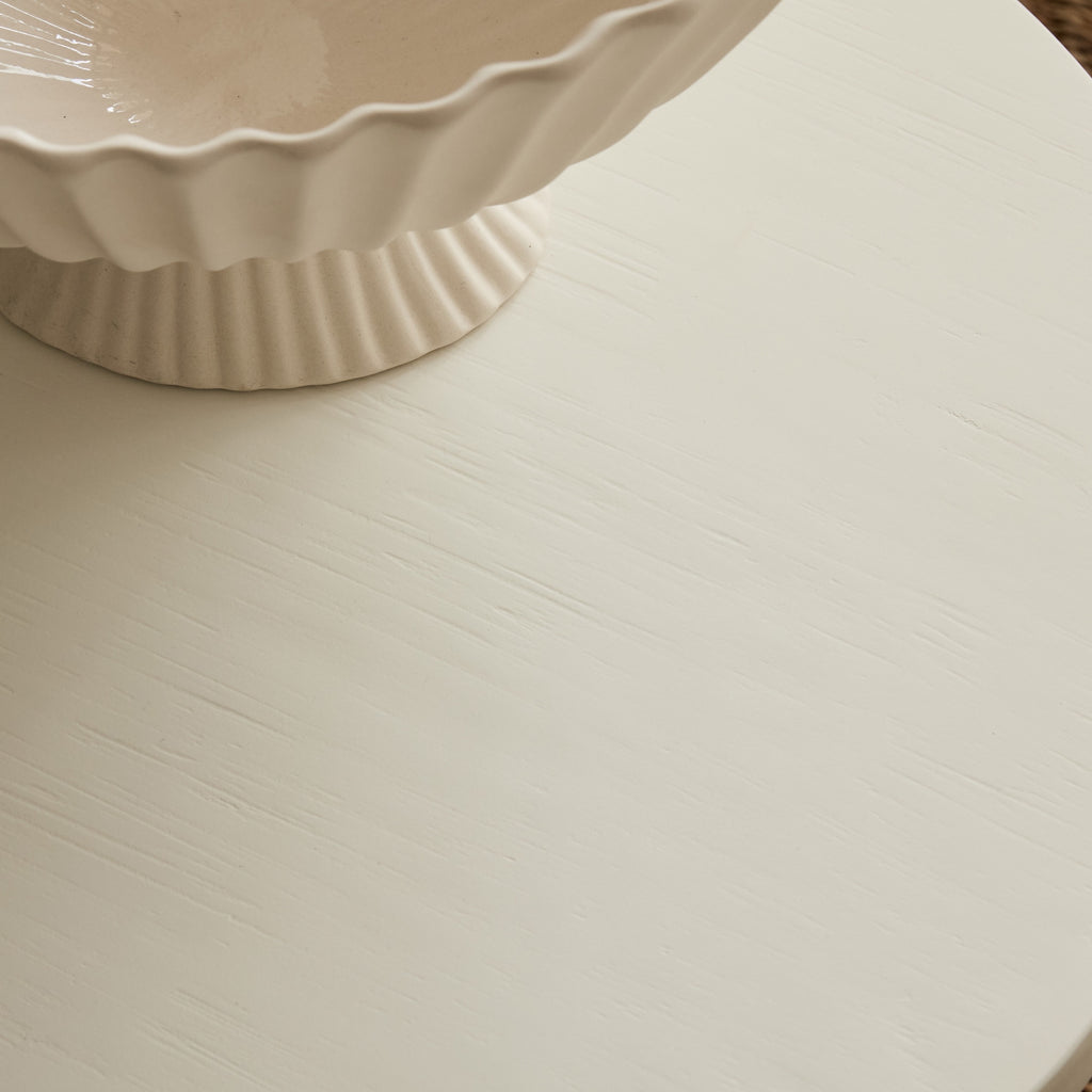 Table basse enduite à la chaux