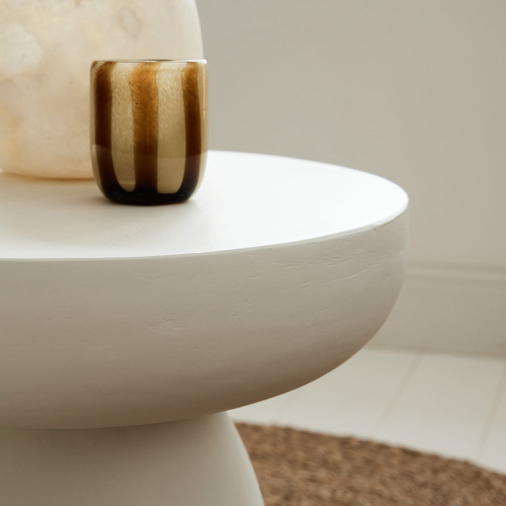 Table basse enduite à la chaux