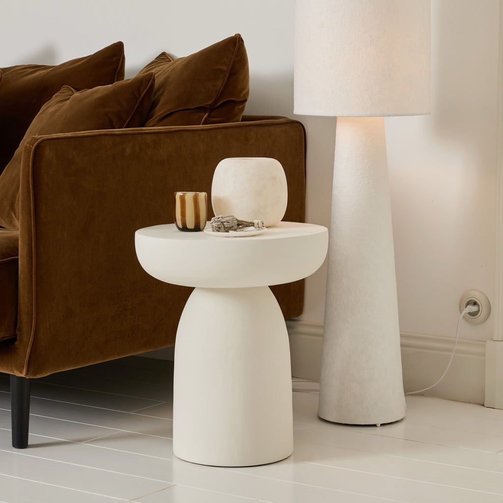 Table basse enduite à la chaux