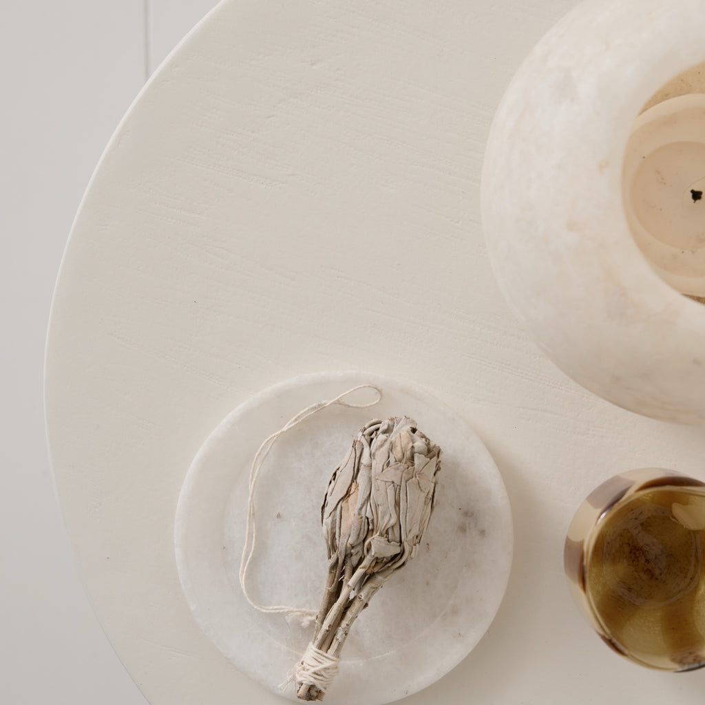 Table basse enduite à la chaux