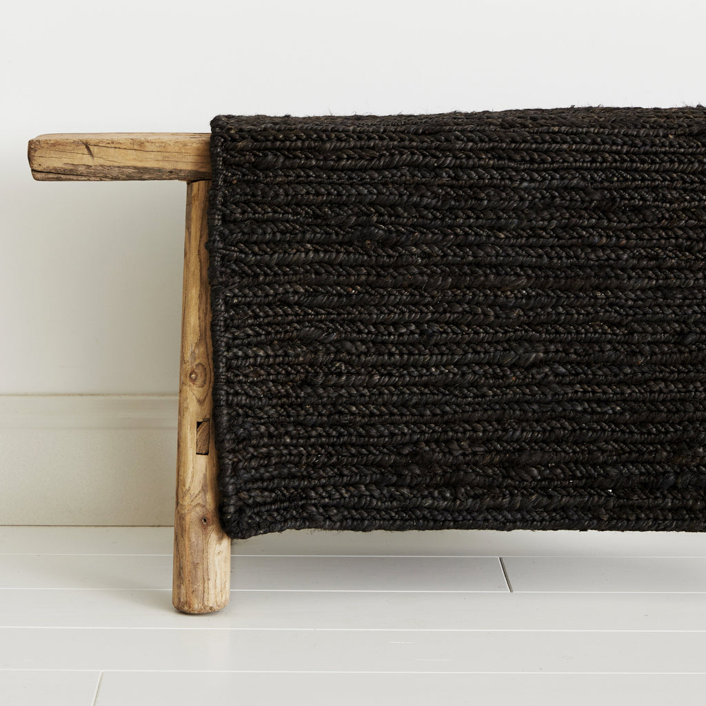 Long tapis en chanvre noir