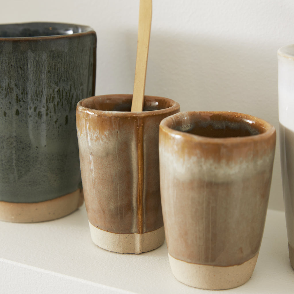 Tasse en grés émaillée