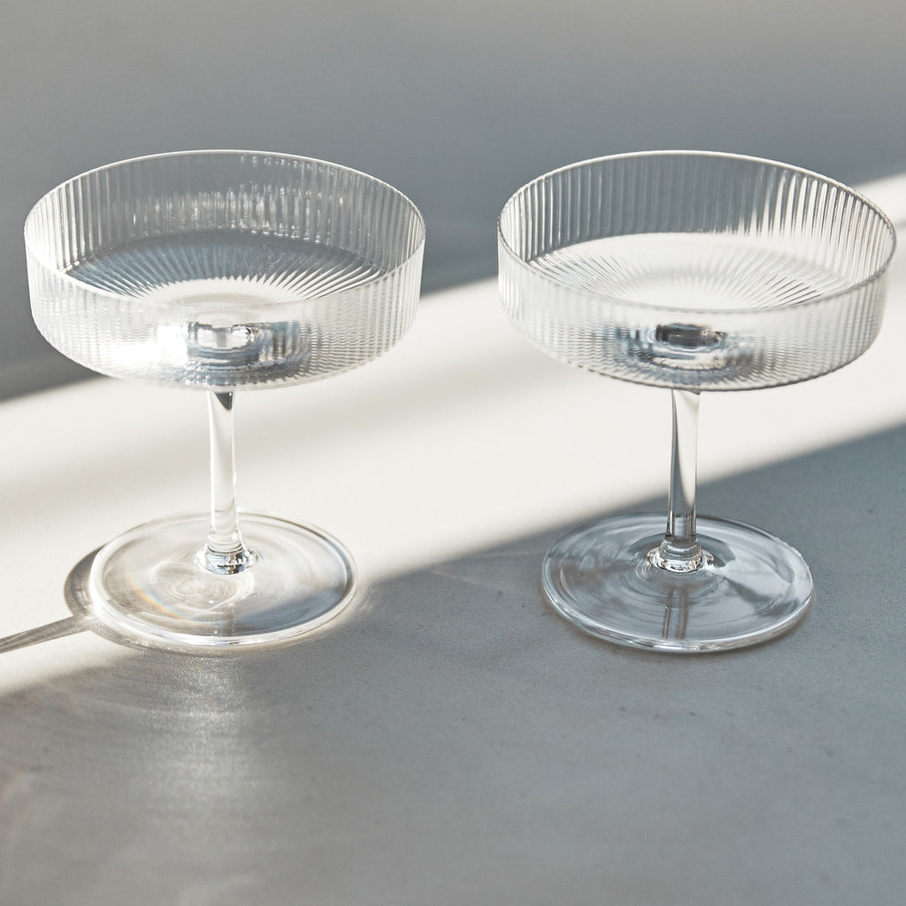 Coupes à champagne ou verres à cocktail