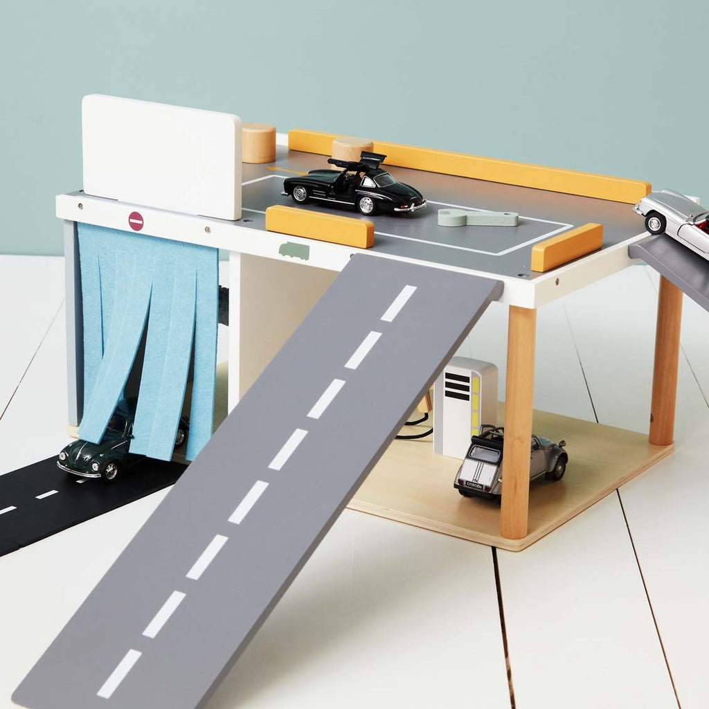 Station service en bois