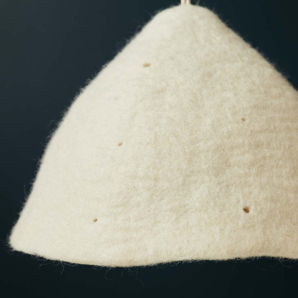 Abat-jour en feutre perforé