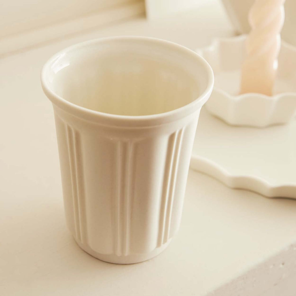 Gobelet en porcelaine