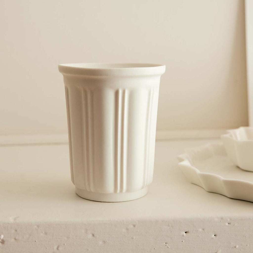 Gobelet en porcelaine